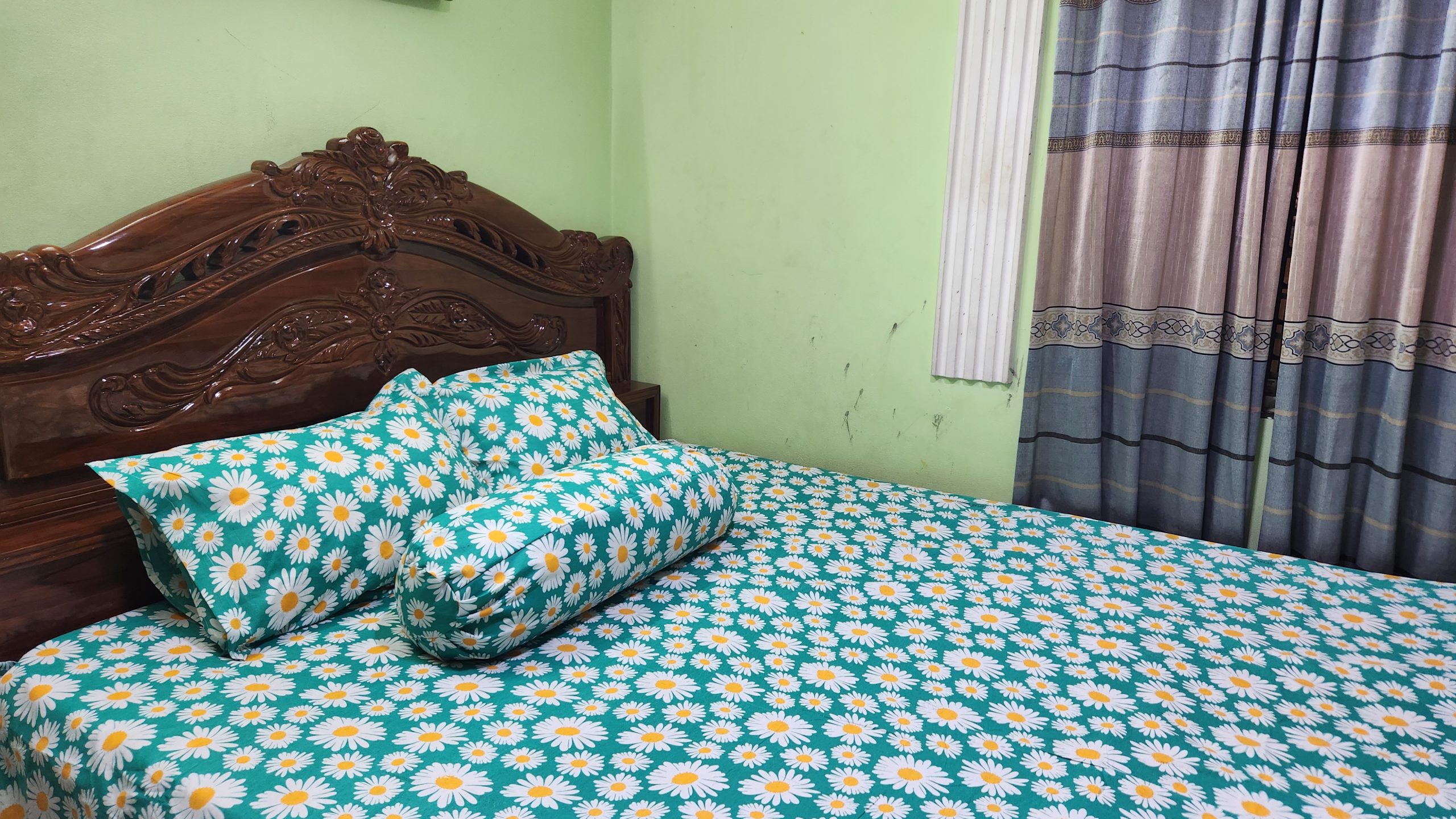 Spring Daisy 4-Piece Bedsheet Set