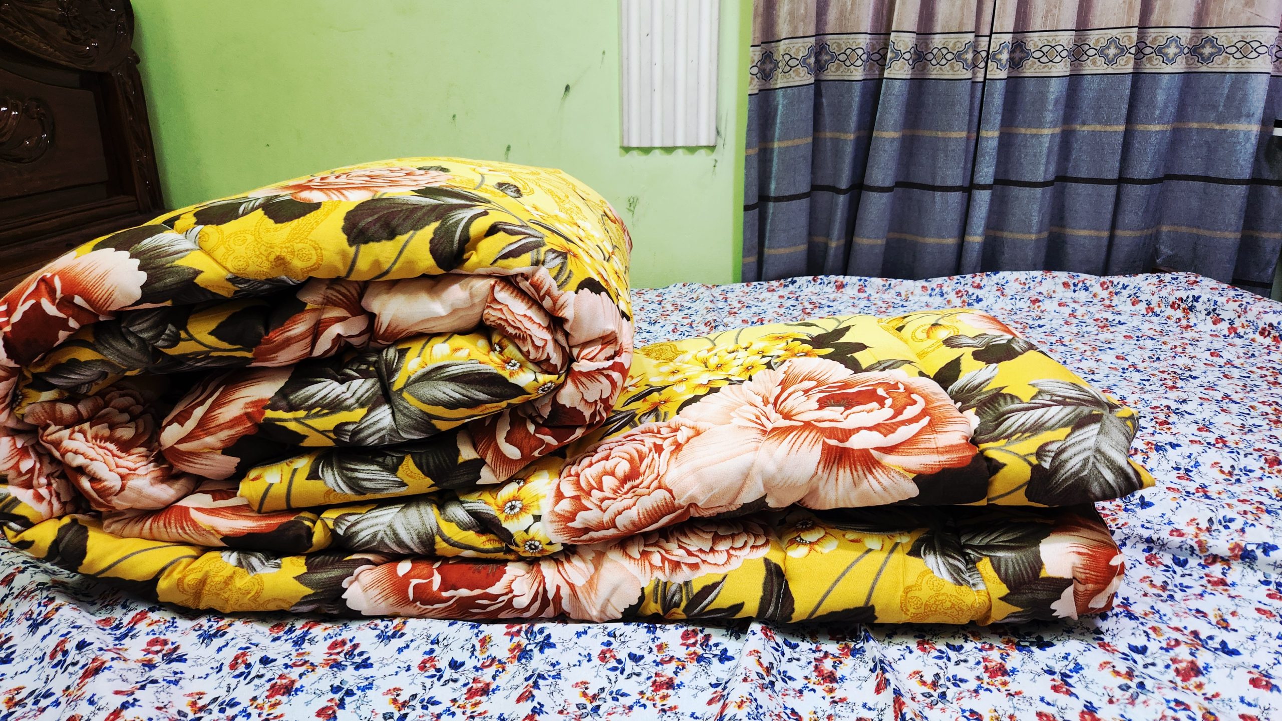 Sunburst Garden Premium Comforter Set - Image 3